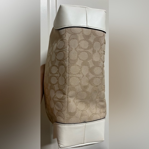 Coach Cream and White Shoulder Bag with Signature Monogram - Picture 3 of 13